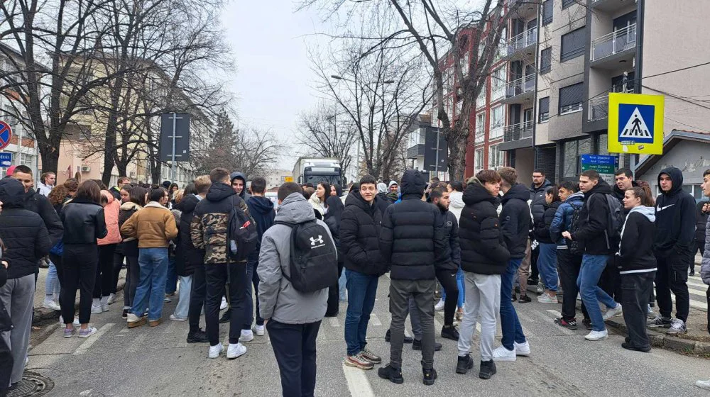 Akcija Zastani Srbijo, studentske blokade uz podršku prosvetara i novinarskih udruženja 9