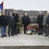 Otkrivena spomen-ploča vojniku Željku Gligoriću kod Šapca 6