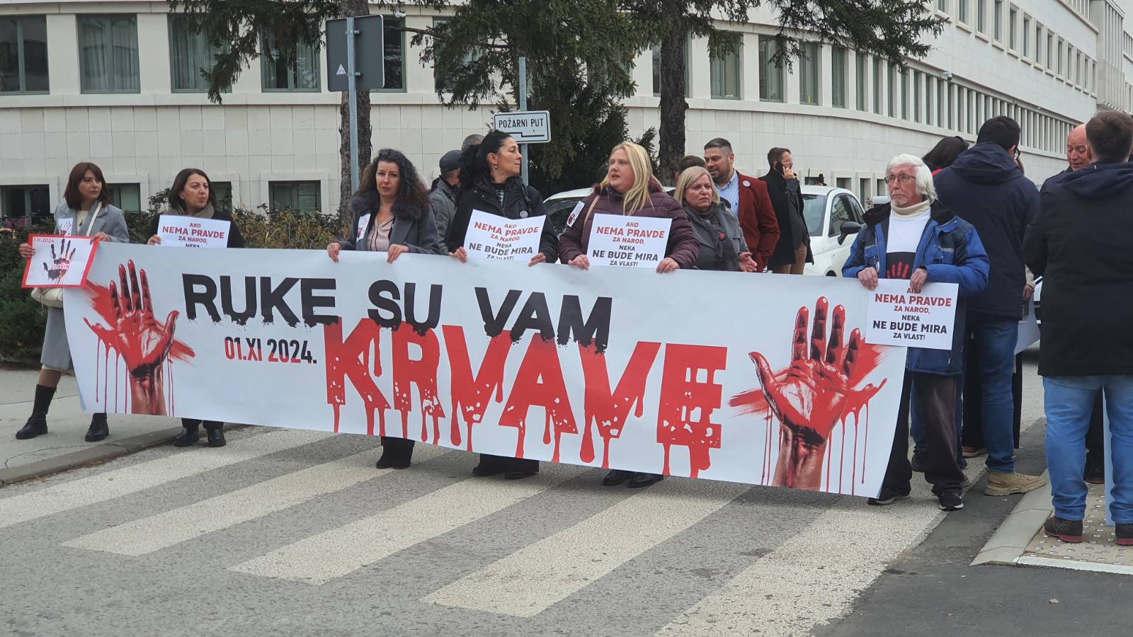 U protestu Zastani Srbijo studenti i učenici uz građane, više manjih incidenata, ali i jedan veći sa članovima Filharmonije (FOTO/VIDEO) 2