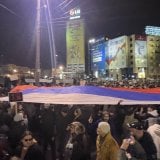 Protest na Slaviji protekao mirno: Najglasnija tišina do sad za 15 stradalih u Novom Sadu 6