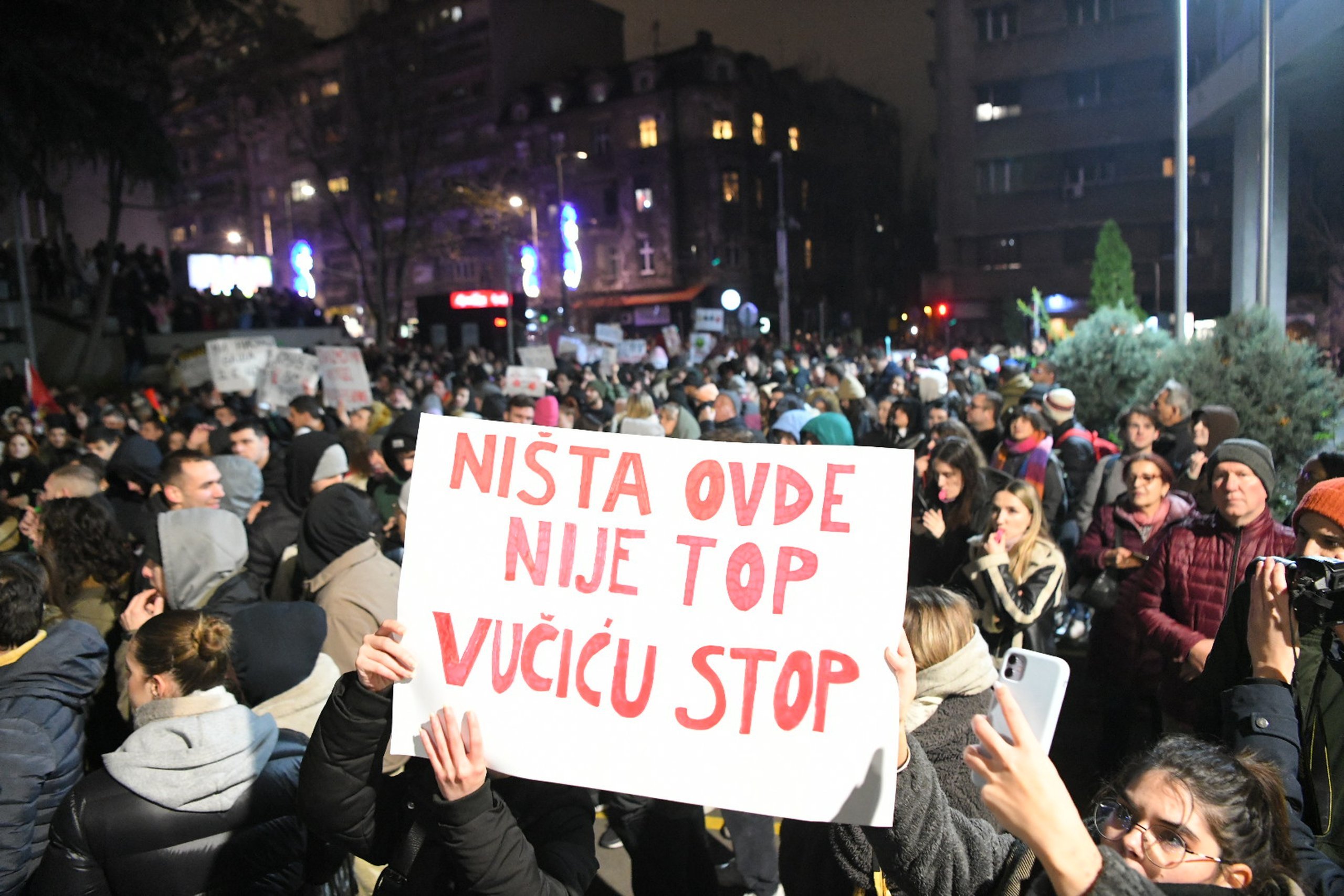 Kako je izgledao protest studenata ispred RTS-a u fotografijama 10