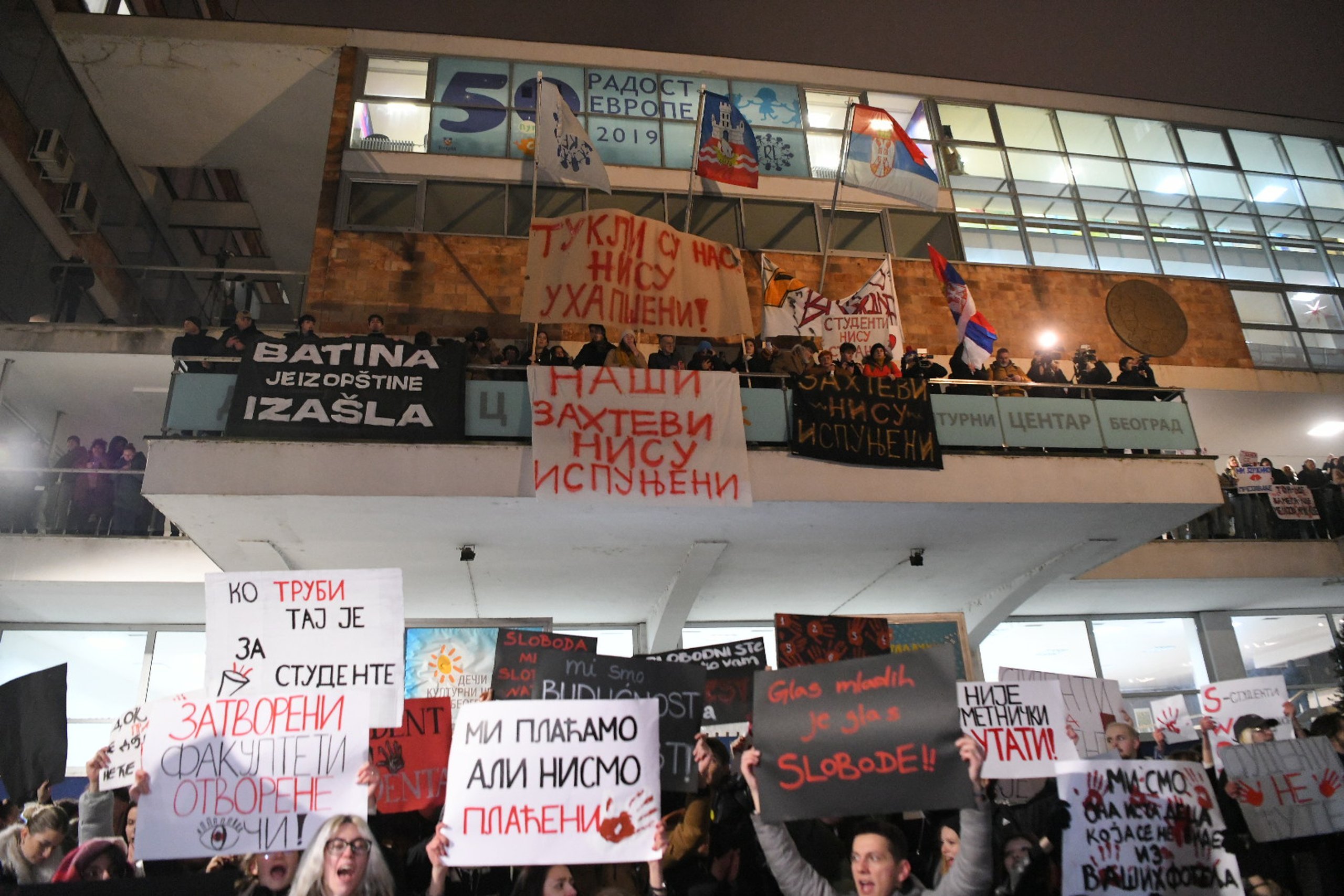 Kako je izgledao protest studenata ispred RTS-a u fotografijama 8