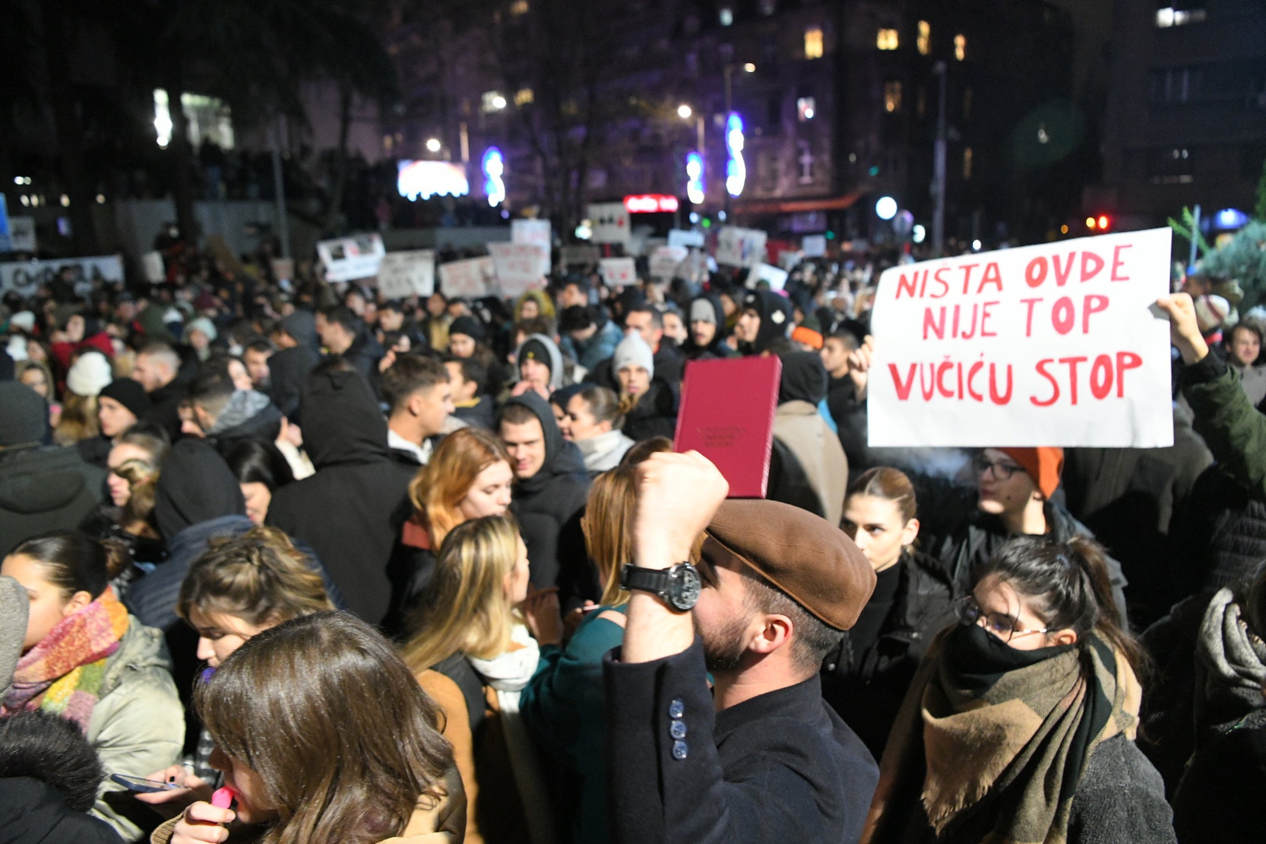 Kako je izgledao protest studenata ispred RTS-a u fotografijama 9