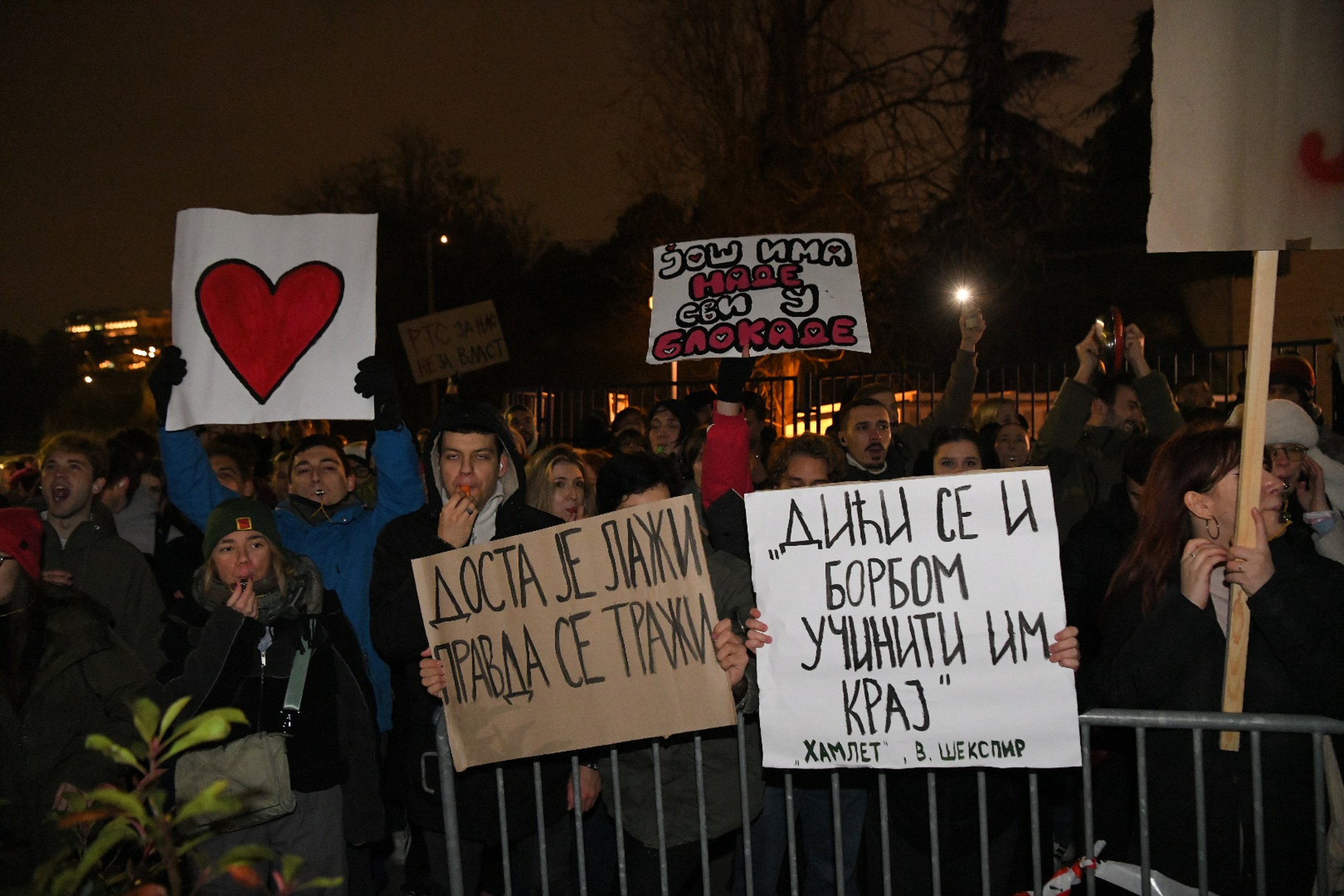 Kako je izgledao protest studenata ispred RTS-a u fotografijama 7