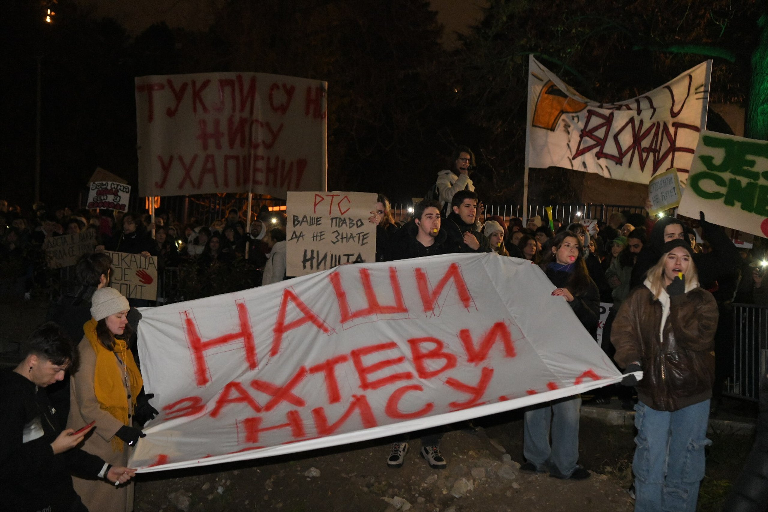 Kako je izgledao protest studenata ispred RTS-a u fotografijama 3