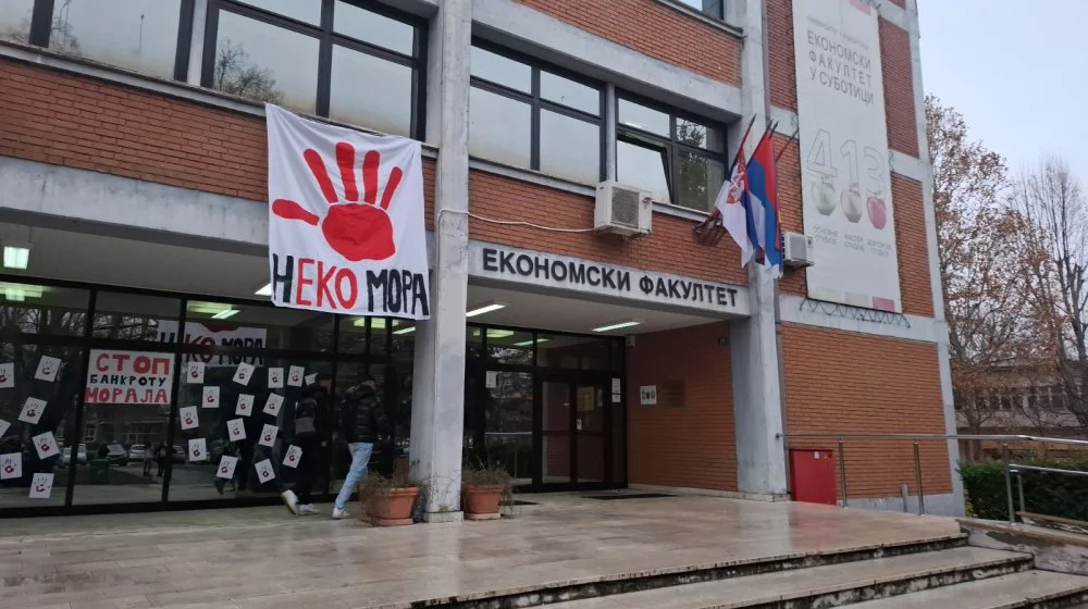 Blokiran Ekonomski fakultet u Novom Sadu i Subotici: Čekamo razgovor sa dekanom i zvaničnu podršku fakulteta 1