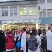 Blokiran Medicinski fakultet u Novom Sadu: "Mi smo ovde zbog represije i zato što nam je dosta" 10