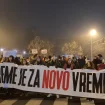 Novogodišnji protest studenata u Novom Sadu počeo šetnjom do Trga slobode (VIDEO, FOTO) 9