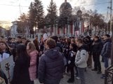 "(U)stanimo sad svi za Novi Sad": Završen najmasovniji protest "Zastani Srbijo" u Kragujevcu 6