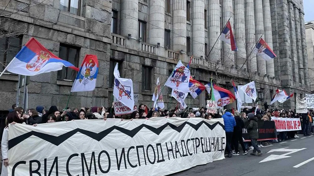 Kako je izgledao protest ispred Ustavnog suda u Beogradu u slikama? (FOTO) 3