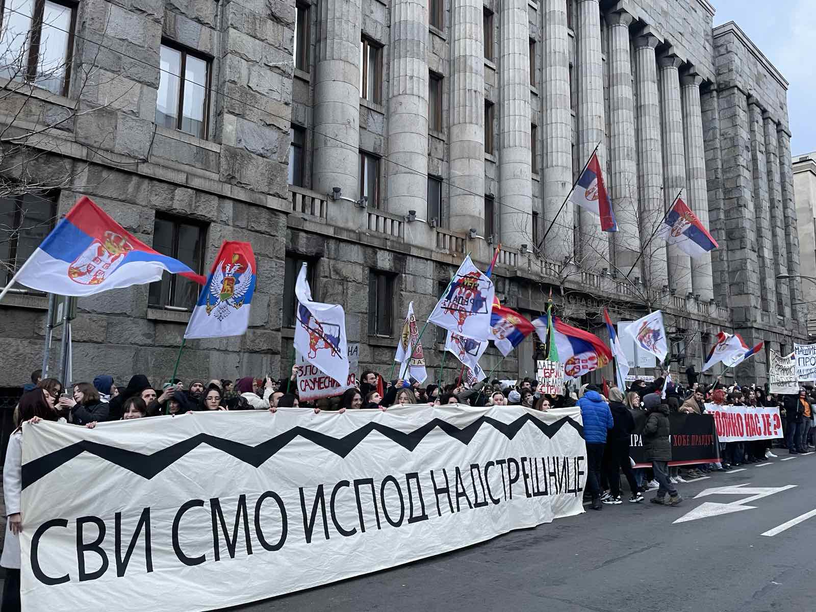 Završeni protesti ispred Banovine i Ustavnog suda: Studenti u Nišu i Beogradu pozvali na generalni štrajk 3