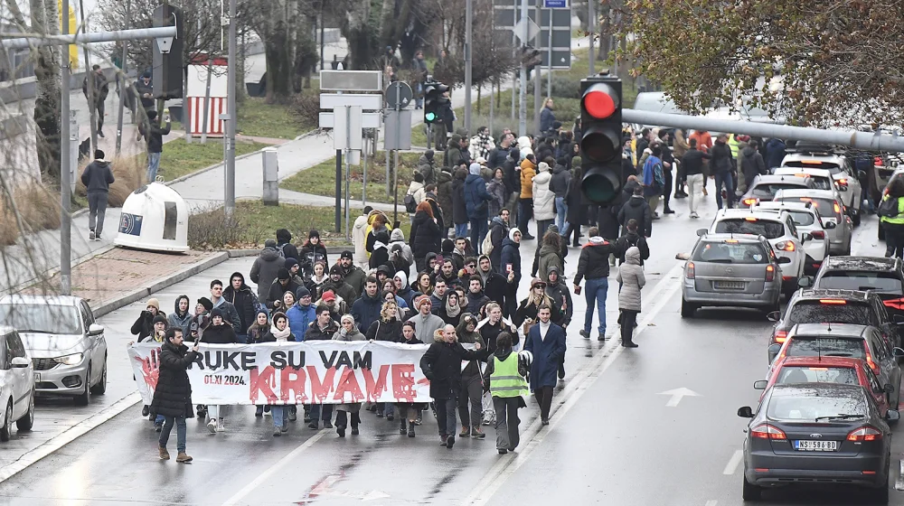 Krivična prijava protiv Novosađanina: Automobilom uleteo u kolonu studenata tokom skupa „Zastani Srbijo“ 7