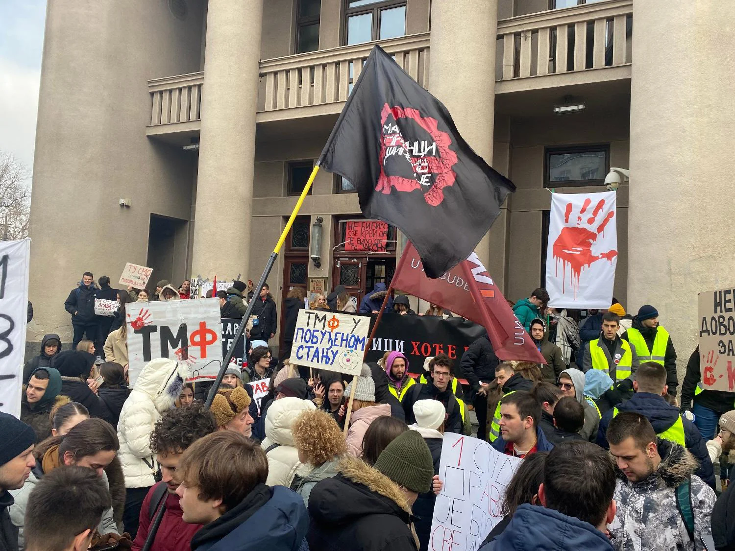 Završen veliki protest studenata "Sudite po zakonu!" zbog gaženja studentkinje ispred Tužilaštva u Beogradu(VIDEO/FOTO) 4