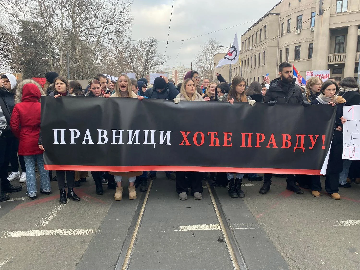 Završen veliki protest studenata "Sudite po zakonu!" zbog gaženja studentkinje ispred Tužilaštva u Beogradu(VIDEO/FOTO) 8