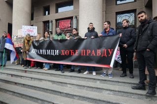 Završen veliki protest studenata "Sudite po zakonu!" zbog gaženja studentkinje ispred Tužilaštva u Beogradu(VIDEO/FOTO) 18