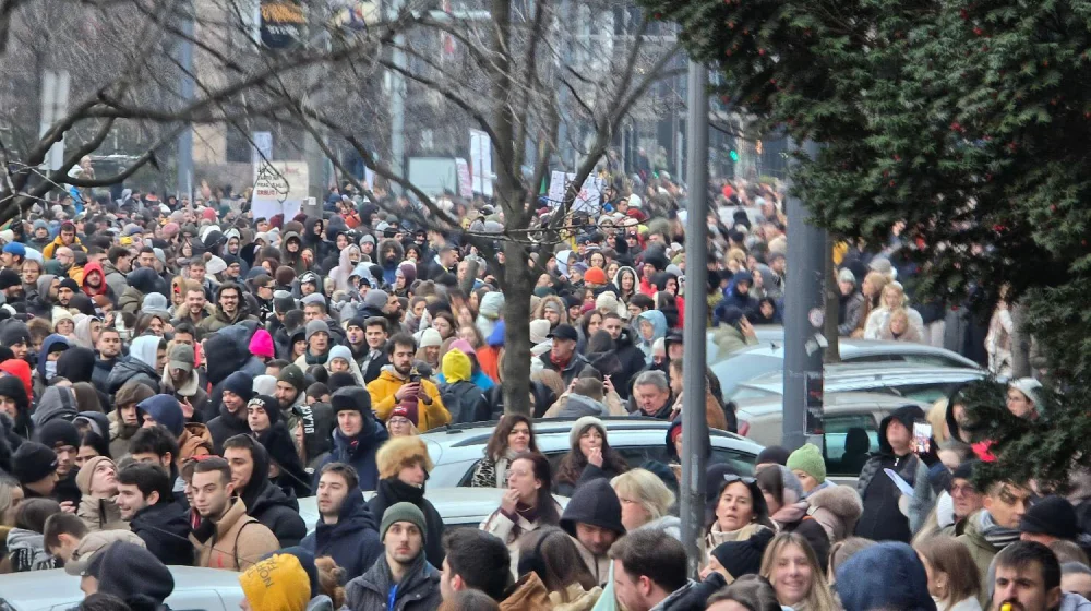 Studenti ispred Predsedništva Srbije, uzvikivali 'Hoćemo pravdu' 9