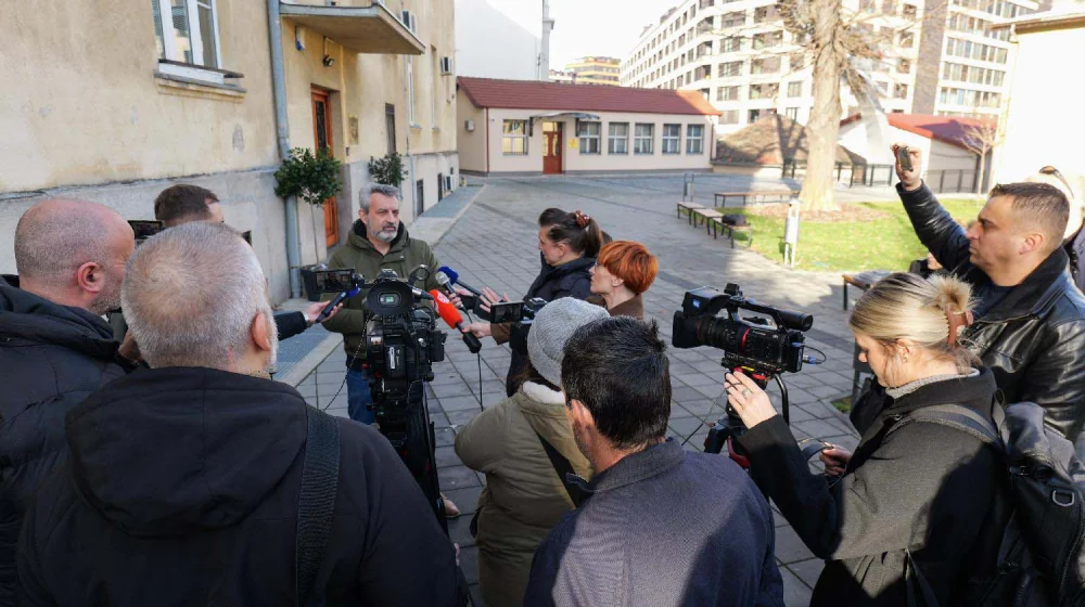 Profesori Vazduhoplovne akademije odustali od ostavki, danas razgovor s Vučevićem 13