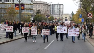 Studenti i građani u Beogradu i danas odali poštu žrtvama nesreće u Novom Sadu 1