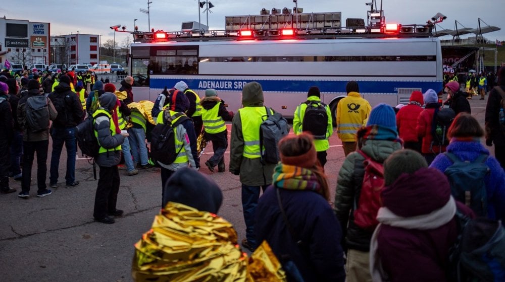 Protesti i kašnjenja obeležili konvenciju Alternative za Nemačku u Saksoniji 11