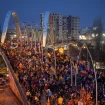 Desetine hiljada ljudi protestuje u Bukureštu protiv poništenih predsedničkih izbora (FOTO) 11