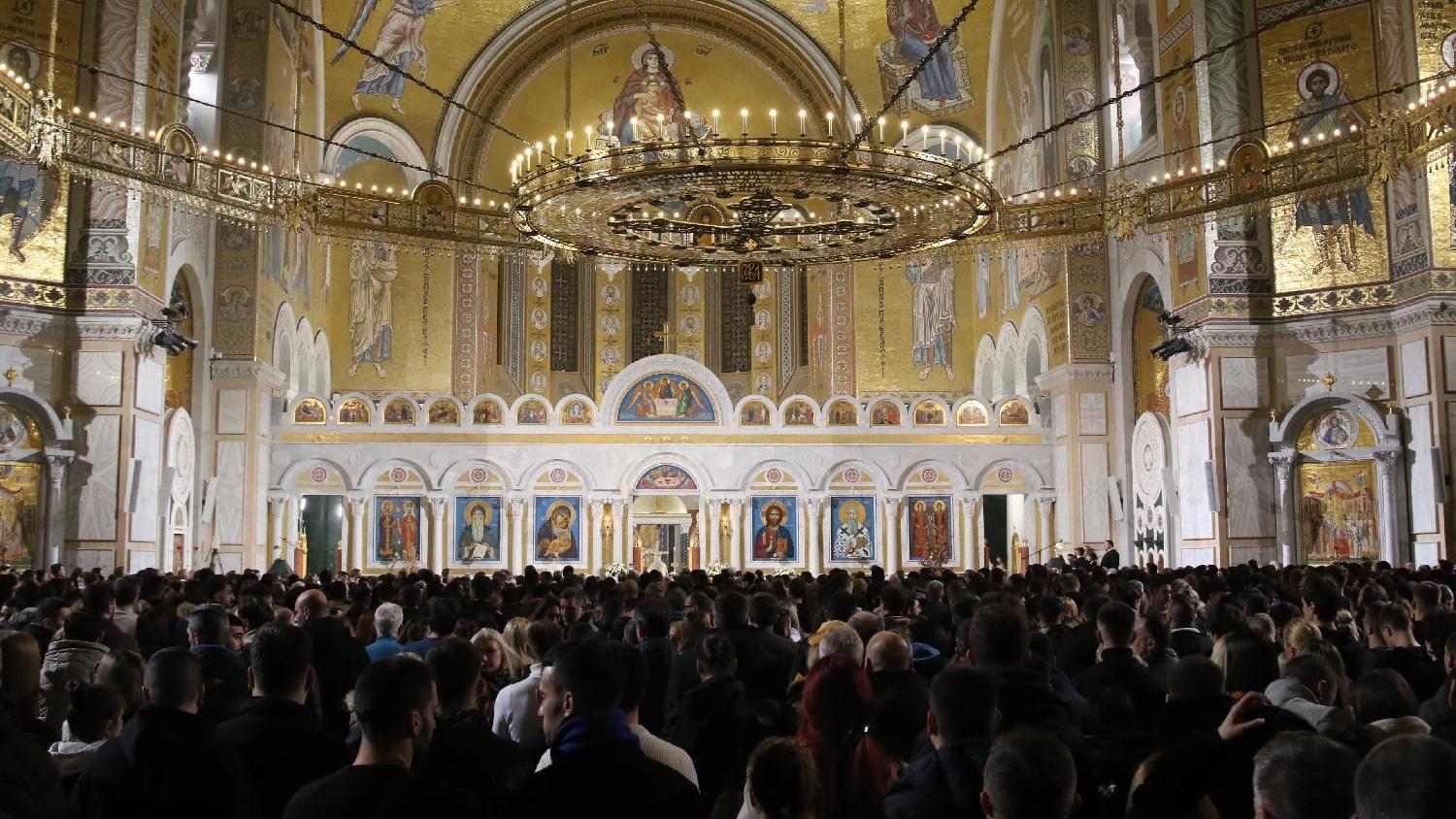 Božićna liturgija i vernici u Beogradu