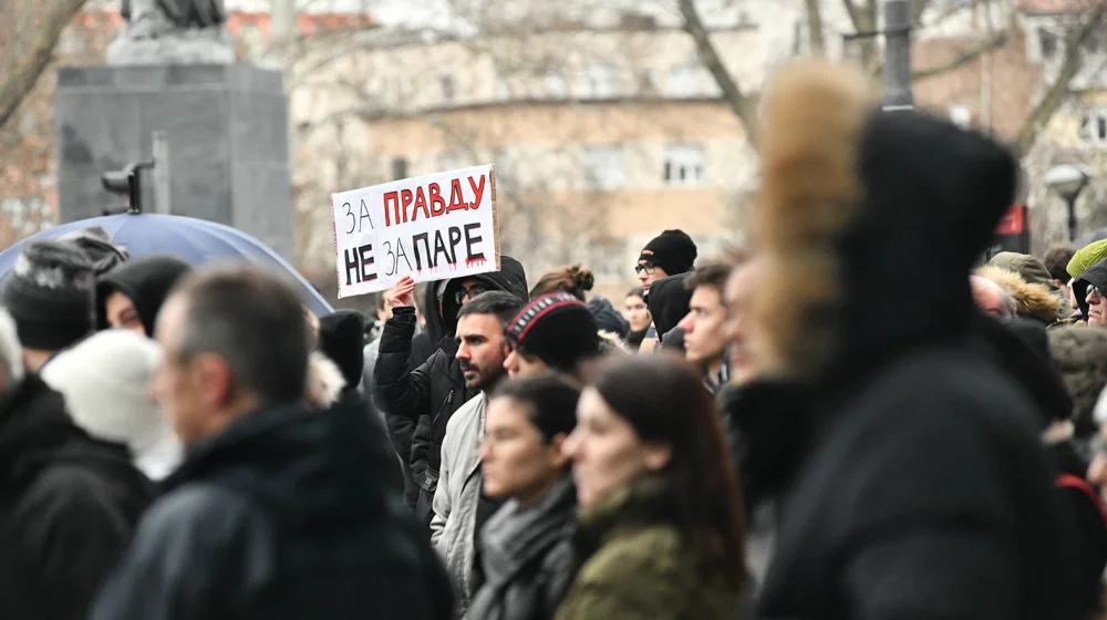 Akcija "Zastani Srbijo" održana u više gradova: Studenti najavili okupljanje ispred Palate pravde 9