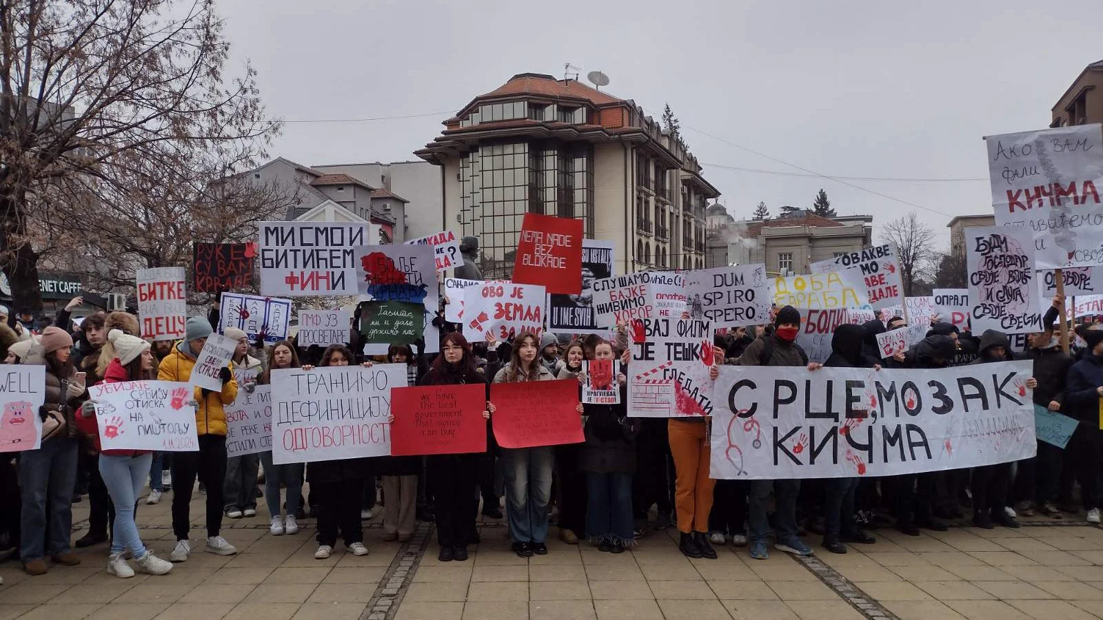 Dugujete odgovore, ne izgovore: Protesti u Kragujevcu sve masovniji (FOTO) 5