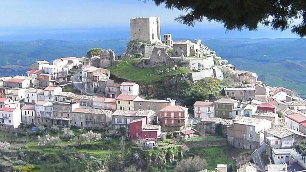 Panorama Belkastra, mesta na jugu Italije