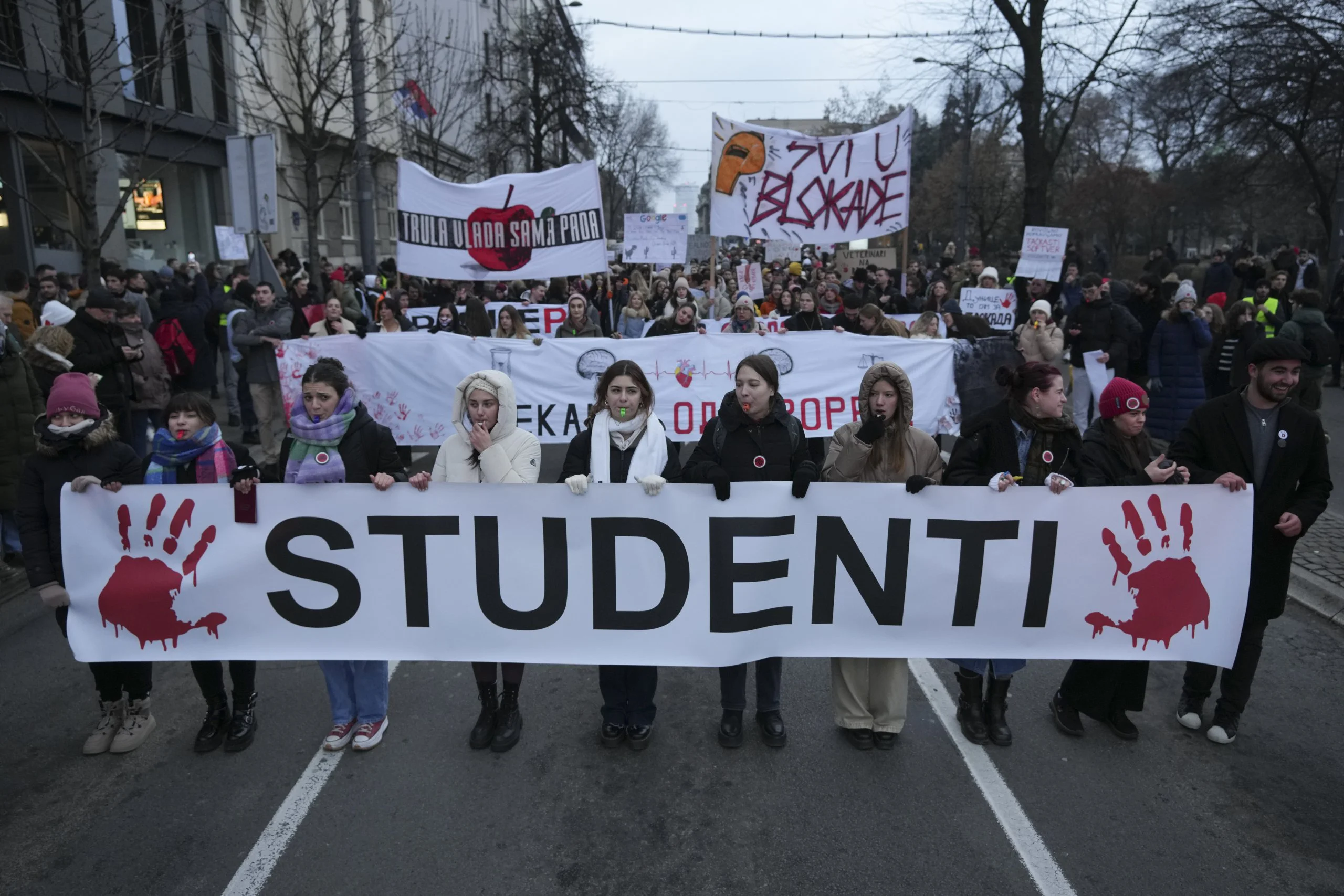 Frans pres i AP o demonstracijama u Srbiji: Hiljade ljudi u Beogradu protestovalo protiv korupcije 2