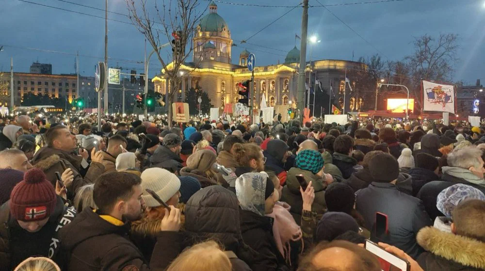 Završeni protesti ispred Banovine i Ustavnog suda: Studenti u Nišu i Beogradu pozvali na generalni štrajk 1