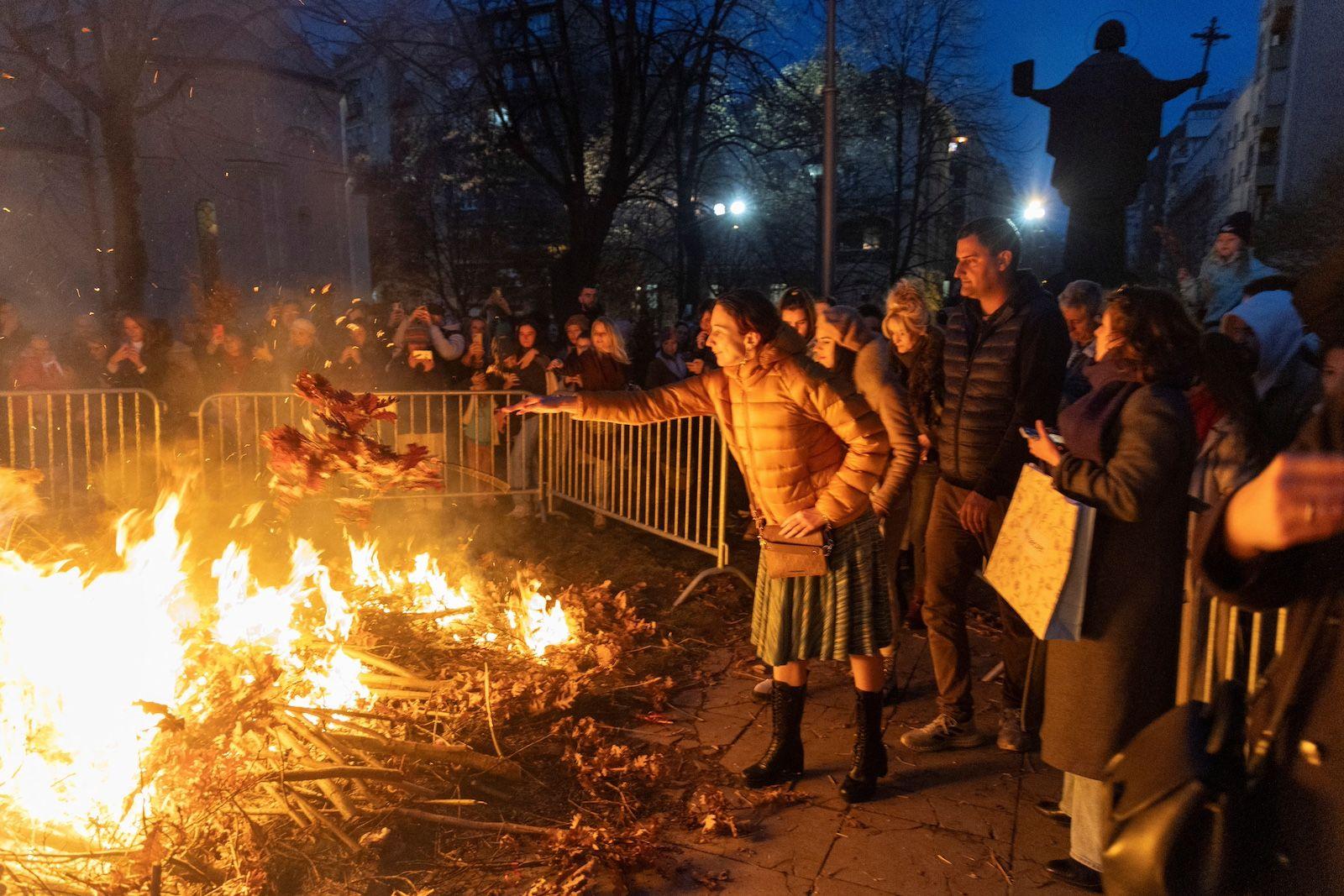 Paljenje badnjaka u Beogradu