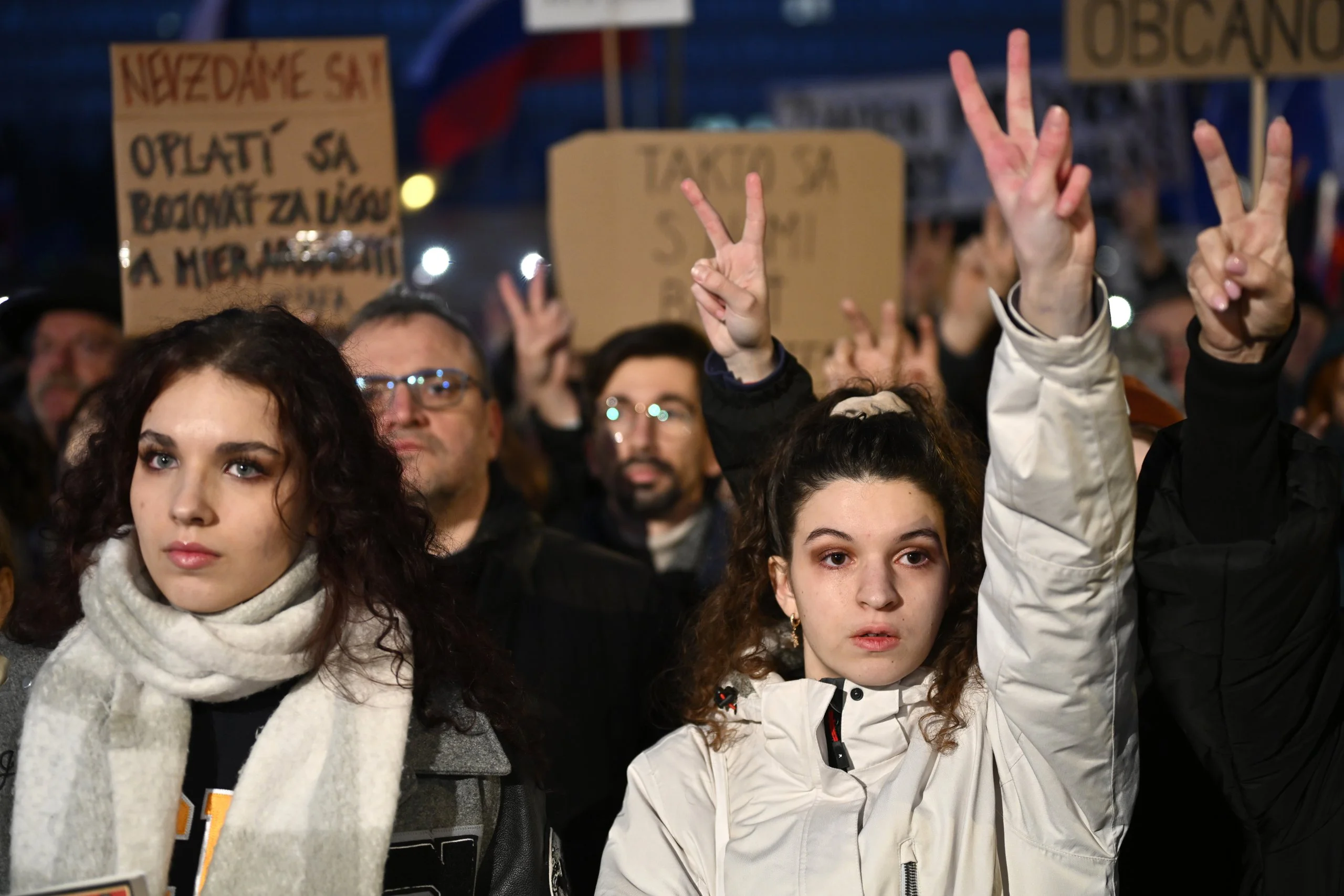 Desetine hiljada protestovale u Slovačkoj zbog proruske politike populističkog lidera Fica 2