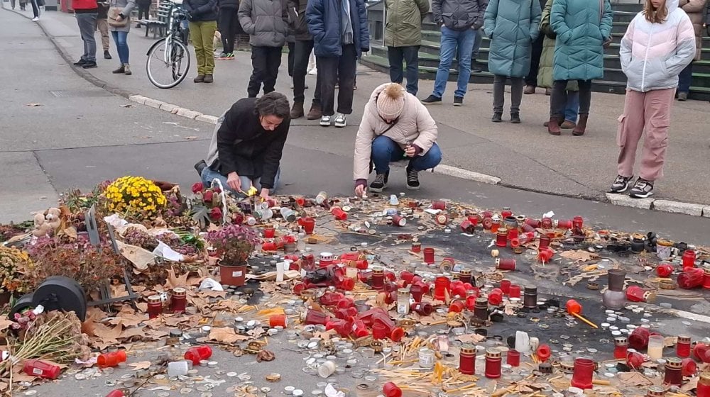 Studenti u Novom Sadu blokirali raskrsnicu kod železničke stanice 10