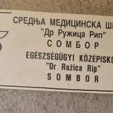 Profesori i učenici Medicinske škole u Somboru nezadovoljni izborom direktora: Za novog direktora glasalo samo četvoro zaposlenih, ali je ipak izabran 6