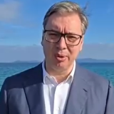 Vučić na putu za Hilandar: Ova godina neće biti laka, pokušavaće da nas pritiskaju (VIDEO) 8