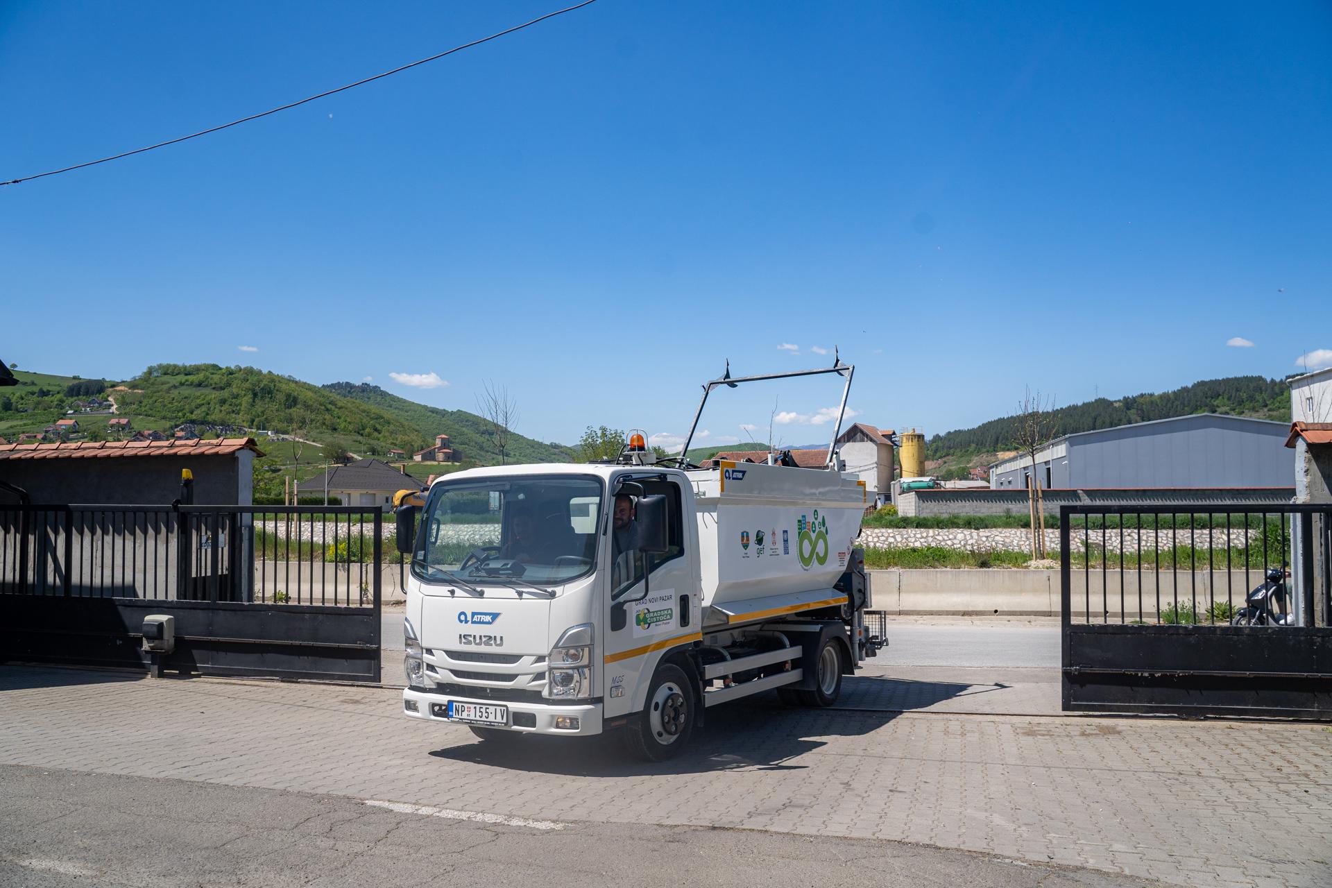 Za pamučnu košulju potrebno čak 2.700 litara vode: Kako u ovom gradu tretiraju tekstilni otpad koji godišnje dostigne oko 60 tona? 2