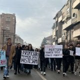 Zaječar u štrajku: Prosvetni radnici krenuli u protestnu šetnju 4