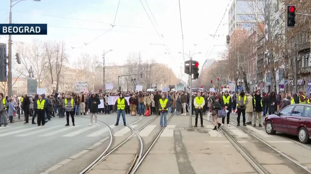 Studenti i građani i danas blokirali Bulevar kralja Aleksandra (FOTO) 9