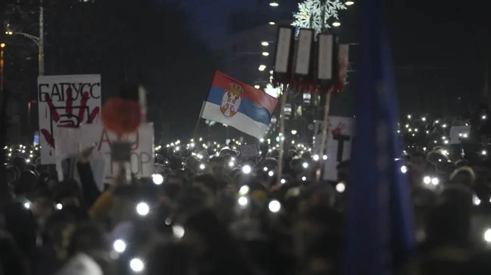 Frans pres i AP o demonstracijama u Srbiji: Hiljade ljudi u Beogradu protestovalo protiv korupcije 1