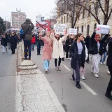 Od četiri niške gimnazije samo u jednoj počinje drugo polugođe: "Bivši učenici" nose profesorima pisma podrške 11