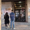 Uprava se zaključala, studenti bukom blokiraju početak ispitnog roka na Medicinskom u Nišu (VIDEO) 10