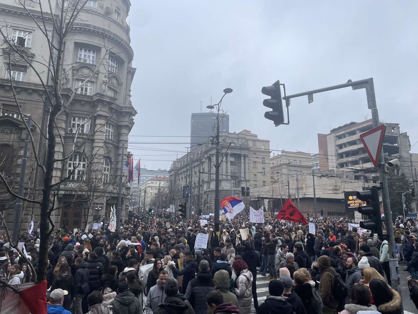 UŽIVO Generalni štrajk u Srbiji, počinje blokada na Ušću, veliki broj demonstranata u kolonama (FOTO/VIDEO) 17