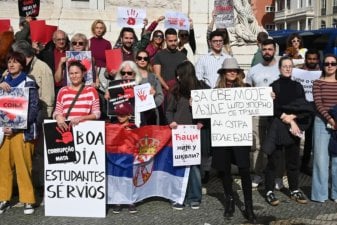 Skup dijaspore u Portugalu: Podrška studentima i građanima Srbije, uz vas smo (FOTO) 3