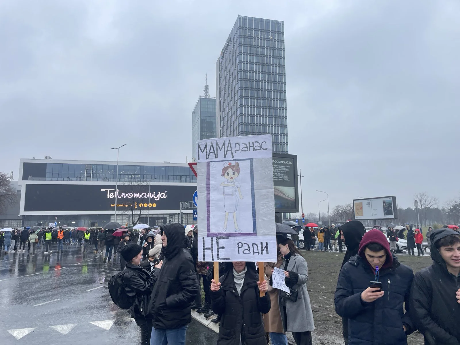 UŽIVO Generalni štrajk u Srbiji, počinje blokada na Ušću, veliki broj demonstranata u kolonama (FOTO/VIDEO) 2