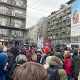 Studenti u petnaestominutnoj blokadi saobraćaja ispred Pravnog fakulteta (FOTO) 3