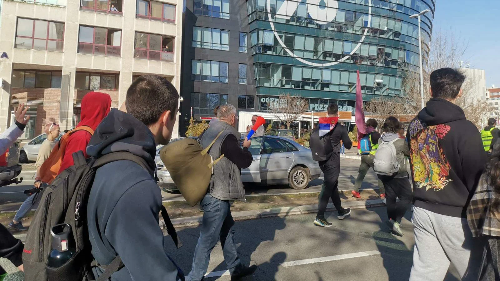 UŽIVO Studenti iz Beograda krenuli peške za Novi Sad (FOTO; VIDEO) 2