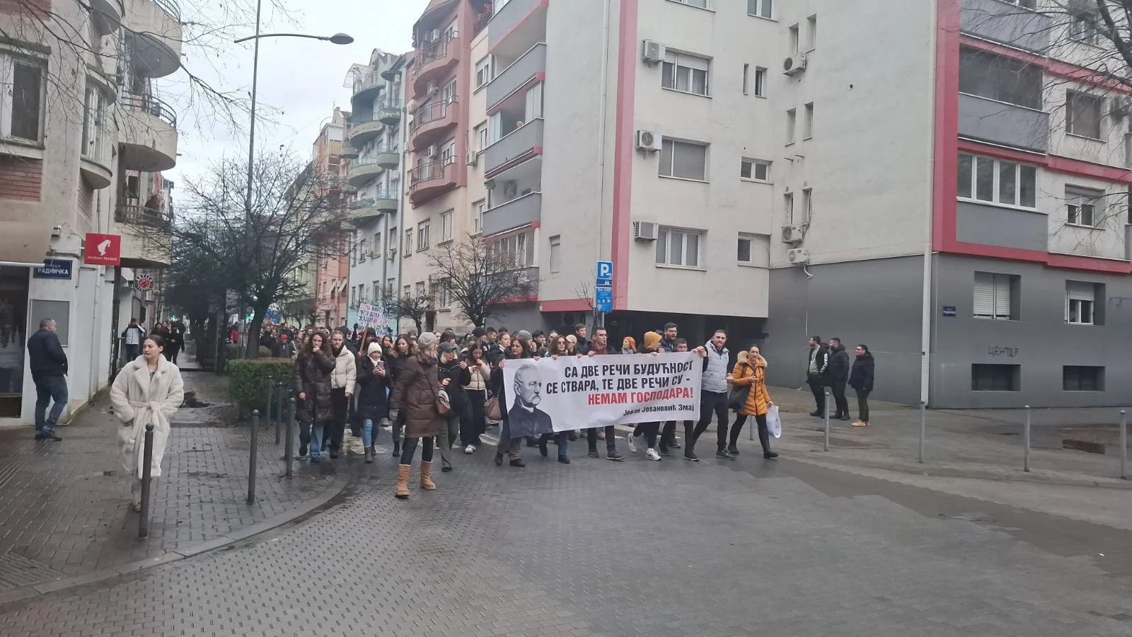 UŽIVO Generalni štrajk u Srbiji, počinje blokada na Ušću, veliki broj demonstranata u kolonama (FOTO/VIDEO) 20