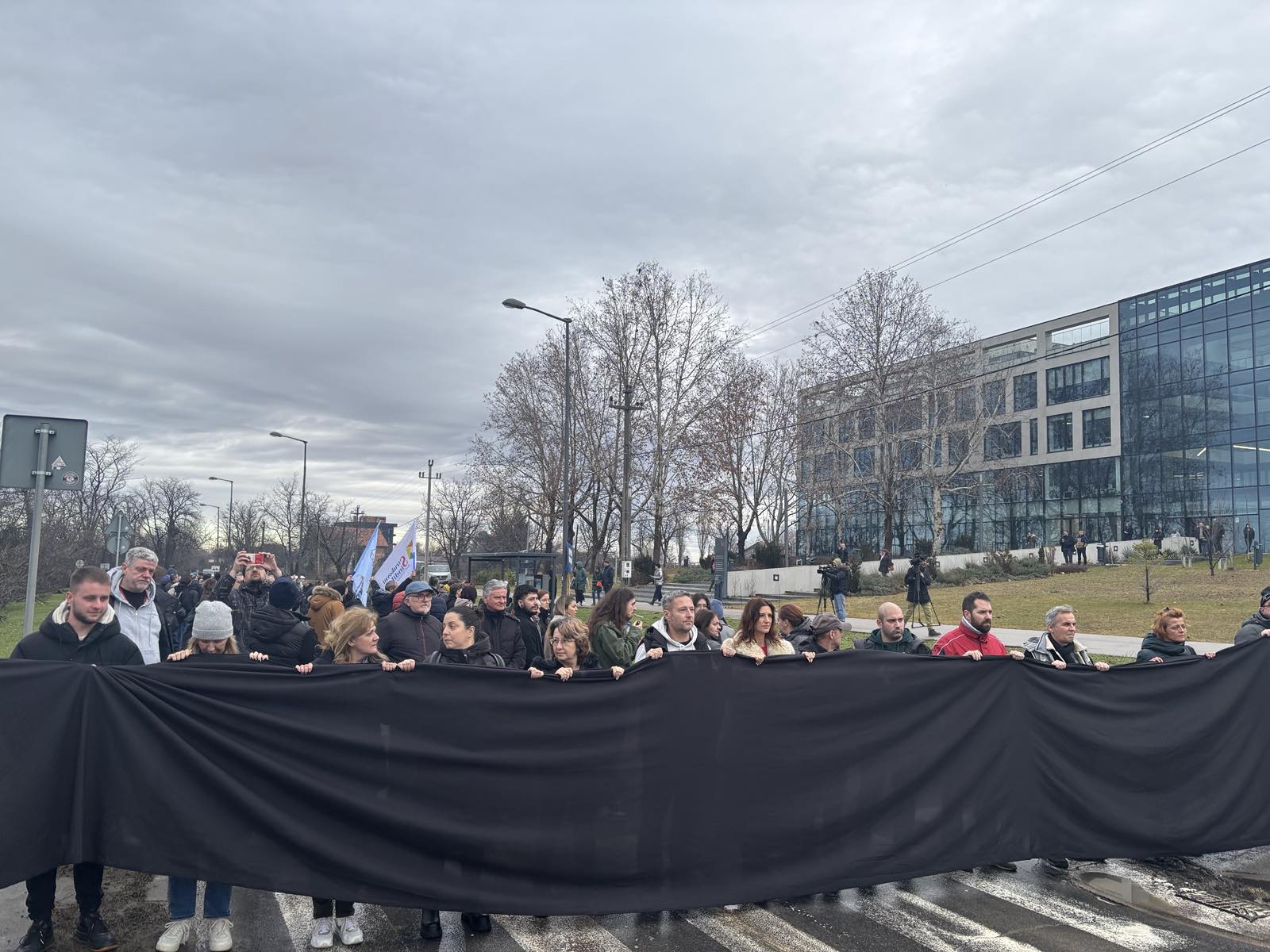 UŽIVO Generalni štrajk u Srbiji, počinje blokada na Ušću, veliki broj demonstranata u kolonama (FOTO/VIDEO) 15