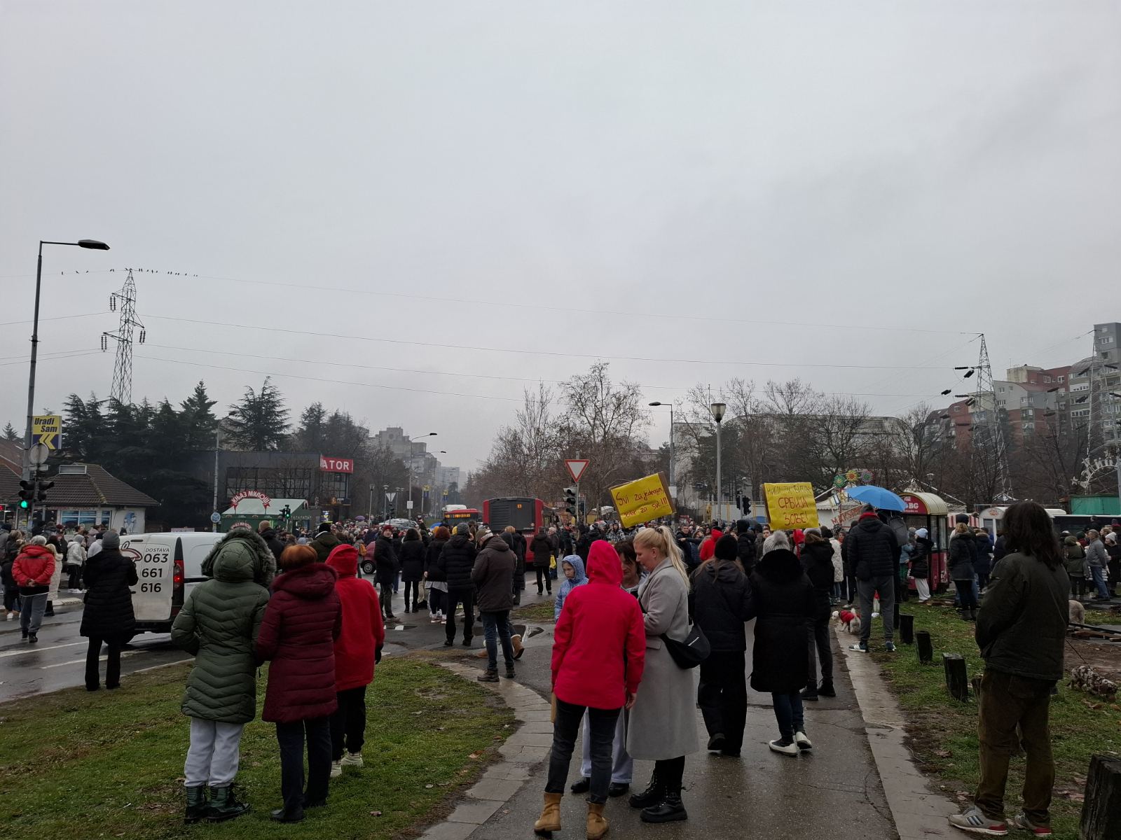 UŽIVO Generalni štrajk u Srbiji, počinje blokada na Ušću, veliki broj demonstranata u kolonama (FOTO/VIDEO) 9