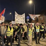 UŽIVO Studenti iz Beograda krenuli peške za Novi Sad, stigli u Inđiju gde će i prespavati (FOTO; VIDEO) 6